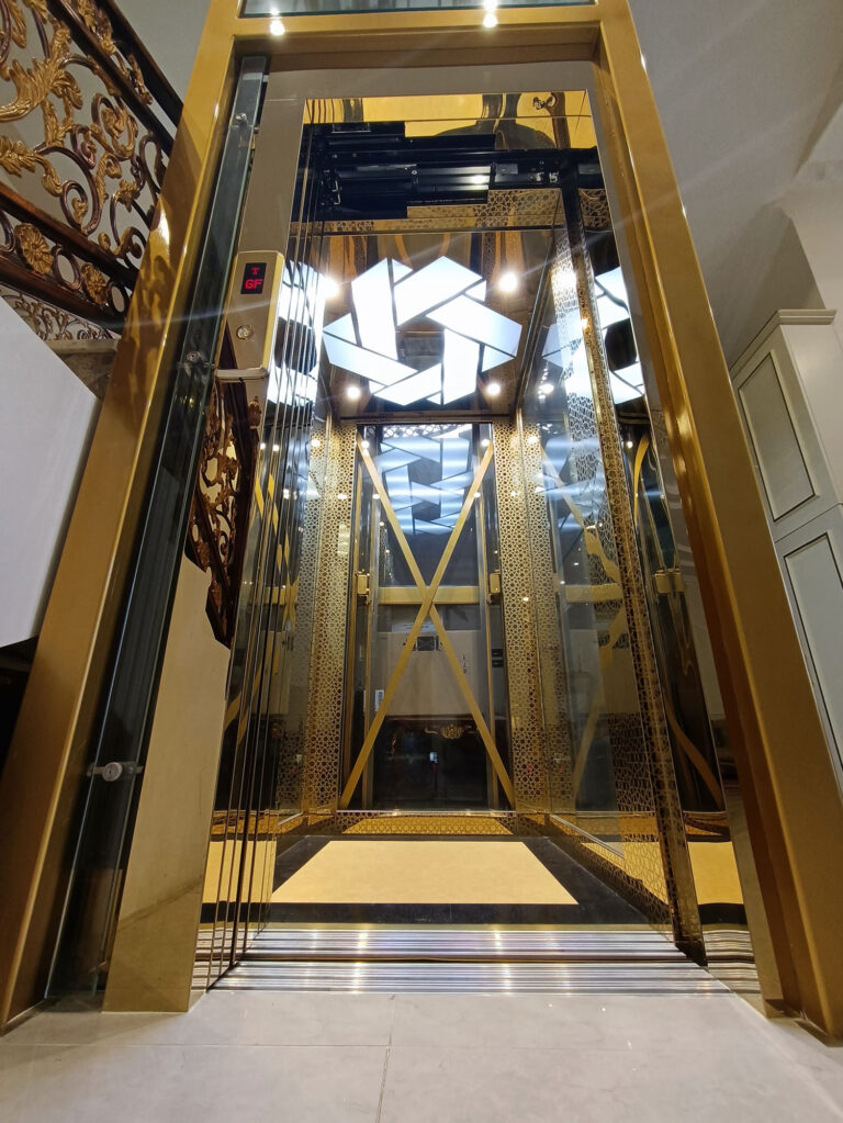 Golden Panoramic Square 04
