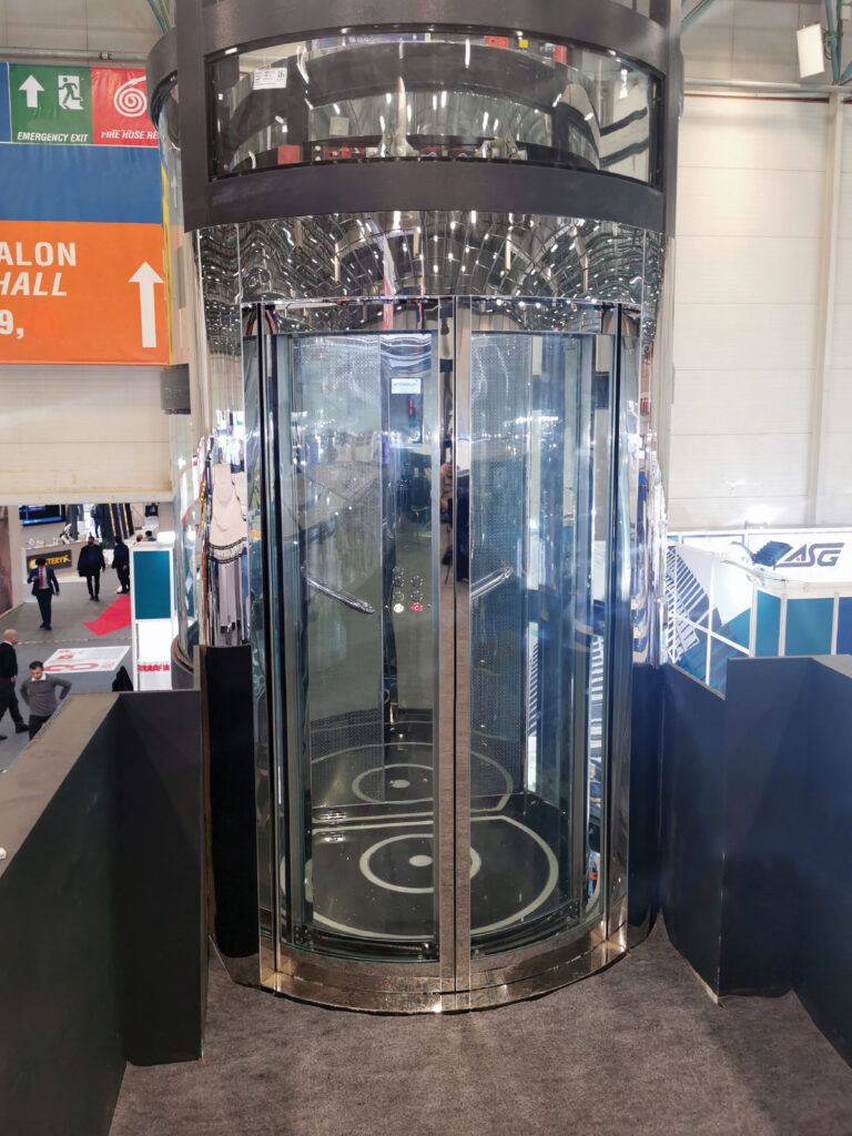 Silver Panoramic Round 02 With a Round Door That Opens from the Middle