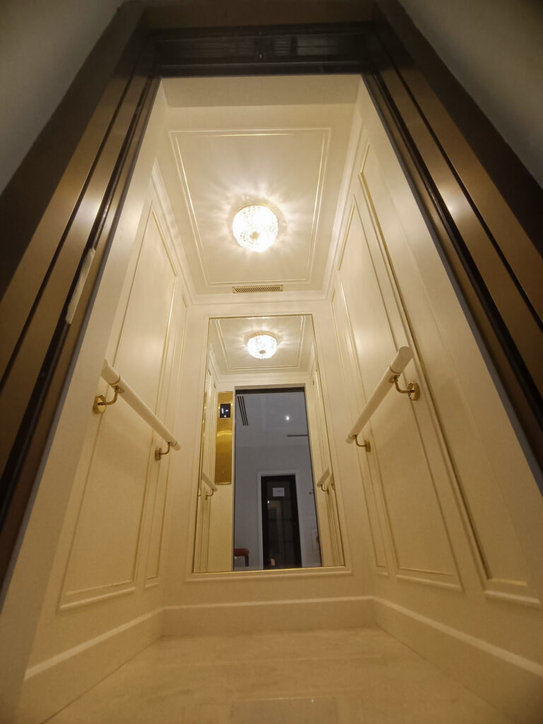 Wooden Lift 01