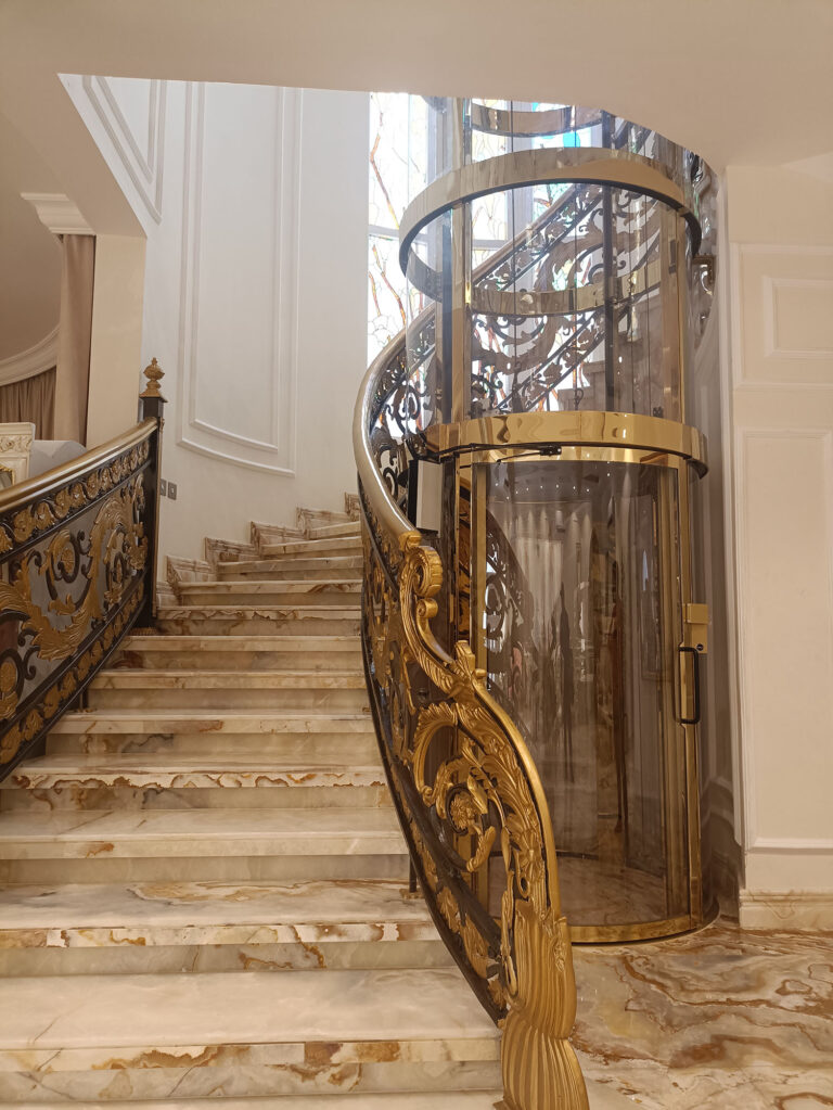 Golden Panoramic Round Homelift 02