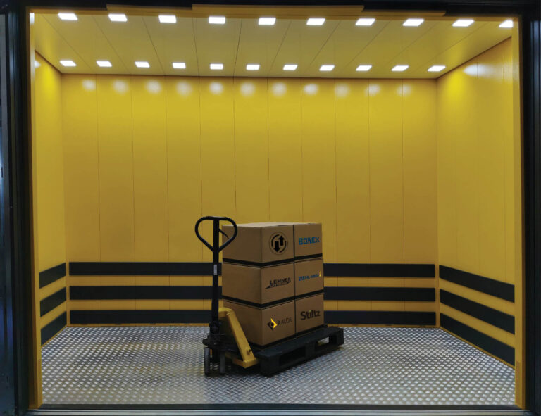 Cargo Lift 05
