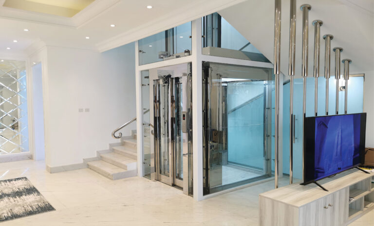 Silver Panoramic Square With White Iron Structure